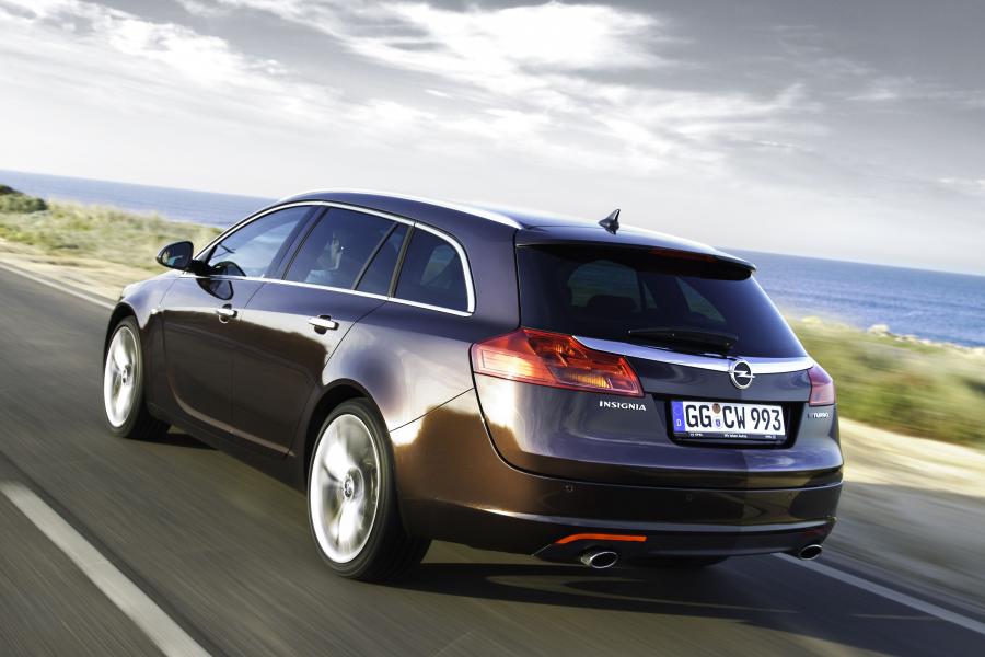  Opel Insignia Sports Tourer BiTurbo CDTI 2012 года  (фото 17 из 23)